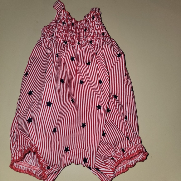 Carter's 3 bundle Newborn baby girl USA outfits! 2 dresses, 1 romper. - Picture 5 of 5